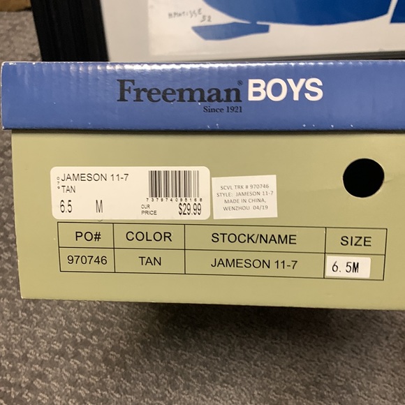 Boys Dress Shoes. Faux suede. Excellent condition. Worn 1x. 👞 - Picture 5 of 7